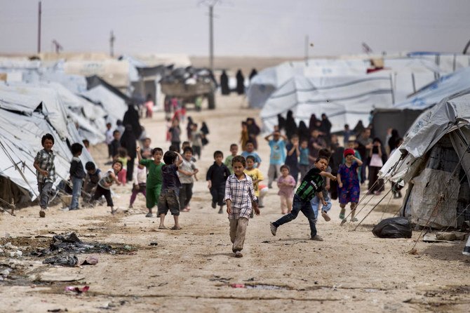 في مخيم سوريا ، ترك الأطفال المنسيون ليشكلهم داعش