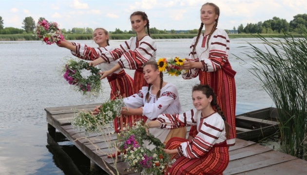 المهرجان التقليدي"أعياد بولوخيف" يقام في منطقة خميلنيتسكي