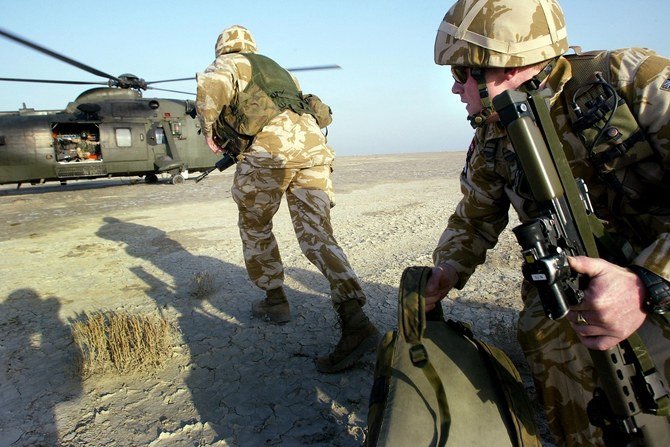 إسقاط مظليين بريطانيين في الصحراء الأردنية في تدريبات عسكرية