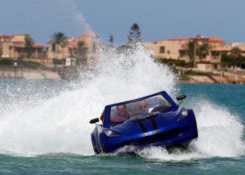 سيارات مائية مبتكرة في مصر على شواطيء الاسكندرية!!