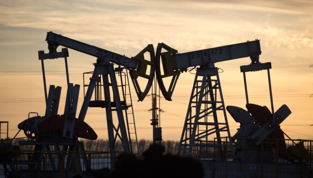 ارتفاع أسعار النفط وسط محدودية العرض