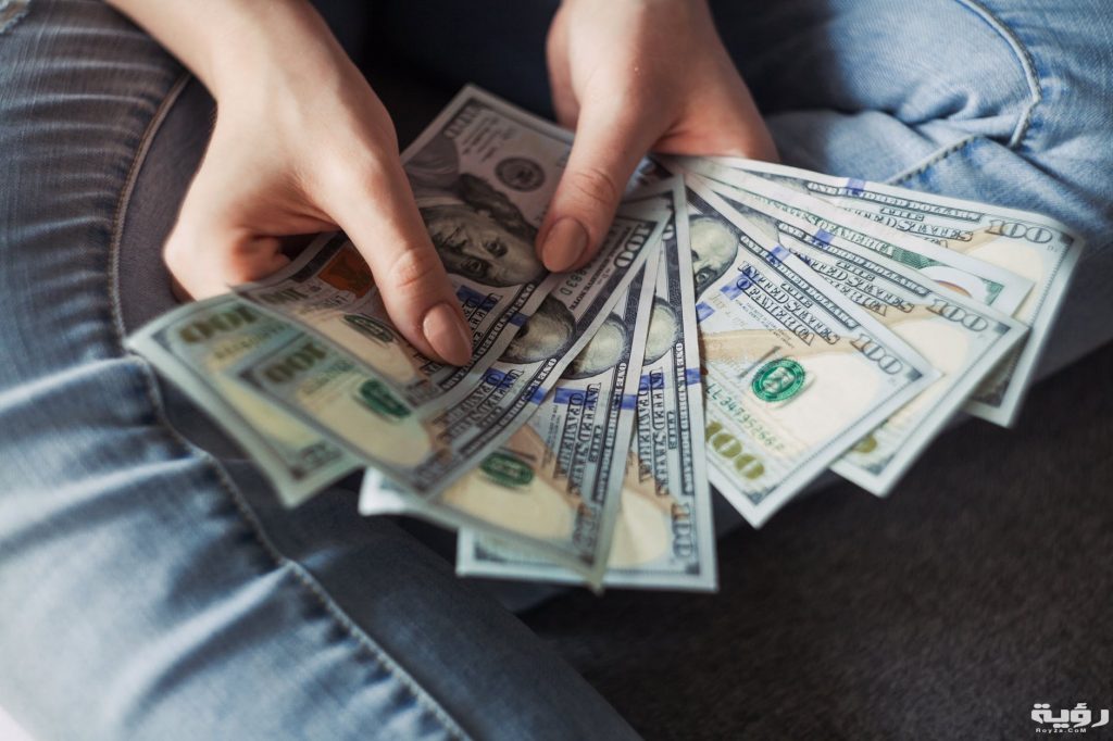 القبض على بريطانية بتهمة تهريب أموال إلى دبي