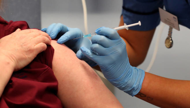 تطعيم أكثر من 75٪ من البالغين في كندا ضد فيروس كورونا