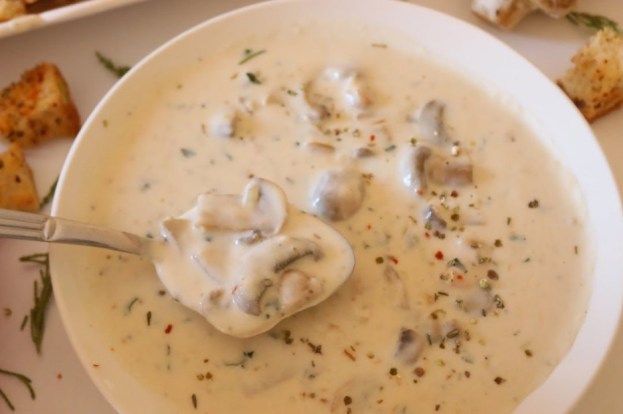 وصفة شوربة الفطر اللذيذة مع العدس