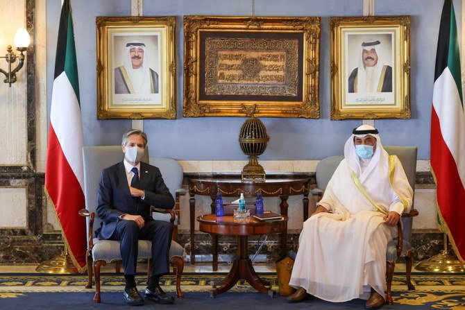 وزير الخارجية الأمريكي يزور الكويت لتعزيز العلاقات