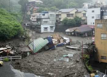 إجلاء أكثر من 240 ألف شخص بسبب الأمطار الغزيرة في اليابان
