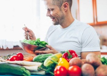 ما الأطعمة التي يجب ان يتناولها الرجال بعد سن الأربعين؟