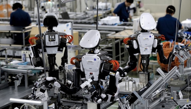 الحكومة اليابانية تدرس توسيع استخدام الروبوتات لمحاربة الوباء