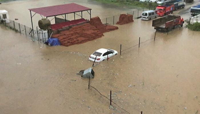 الفيضانات تضرب تركيا وتخلف 40 قتيلا و العديد من المفقودين