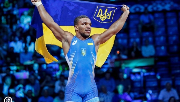 المصارع جان بيلينيوك يجلب لأوكرانيا أول "ذهبية" أولمبية في طوكيو