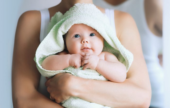 متى يظهر اللون الحقيقي لبشرة الطفل حديث الولادة؟؟