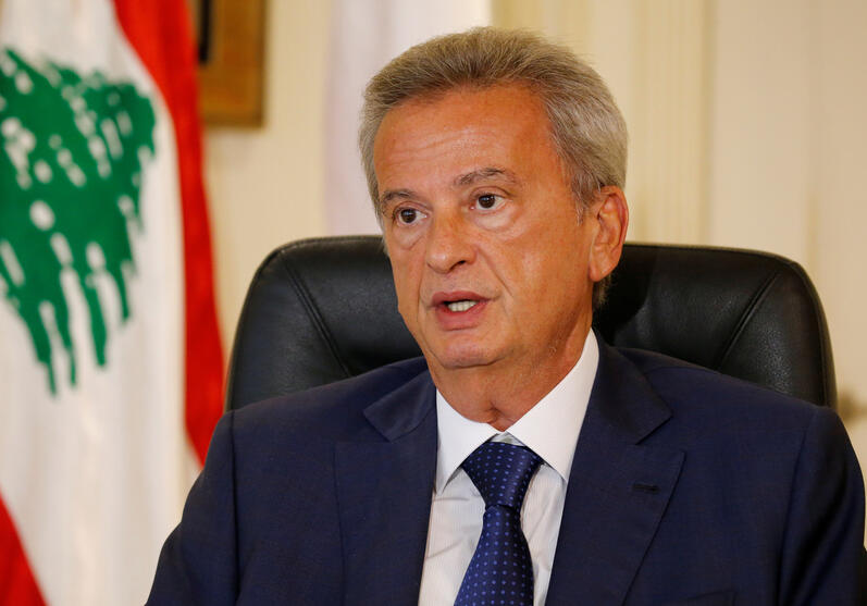 حاكم مصرف لبنان يقول ان تشكيل حكومة سيساهم في خفض الدولار