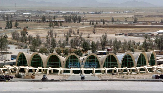 طالبان تطلق النار على مطار قندهار في أفغانستان