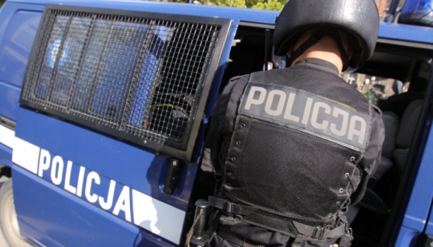 نشطاء حاولوا هدم سياج على الحدود مع بيلاروسيا في بولندا