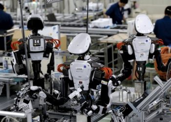 الحكومة اليابانية تدرس توسيع استخدام الروبوتات لمحاربة الوباء