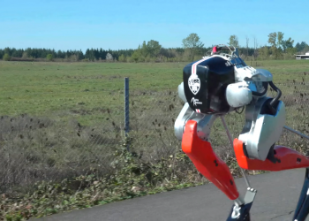 لأول مرة في التاريخ: روبوت يركض خمسة كيلومترات بمفرده