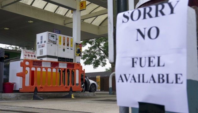 أزمة الوقود في بريطانيا: ستعلق الحكومة قانون مكافحة الاحتكار