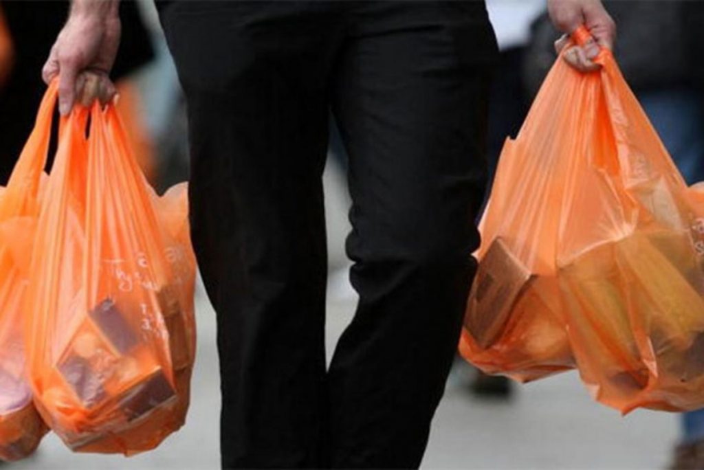 إسبانيا تحظر بيع الفواكه والخضروات في أكياس بلاستيكية