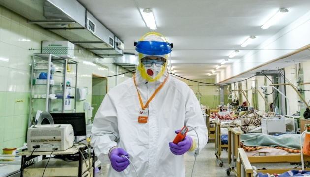 اكتشاف 4821 حالة إصابة جديدة بفيروس كورونا في أوكرانيا