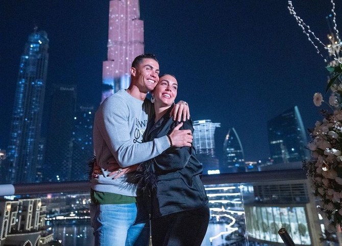 رونالدو يضيء برج خليفة بمناسبة عيد ميلاد عارضة الأزياء جورجينا رودريغيز