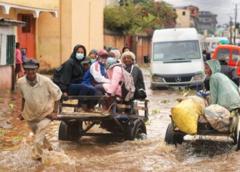 70 شخصًا في إعصار تيفون في ثلاث دول أفريقية