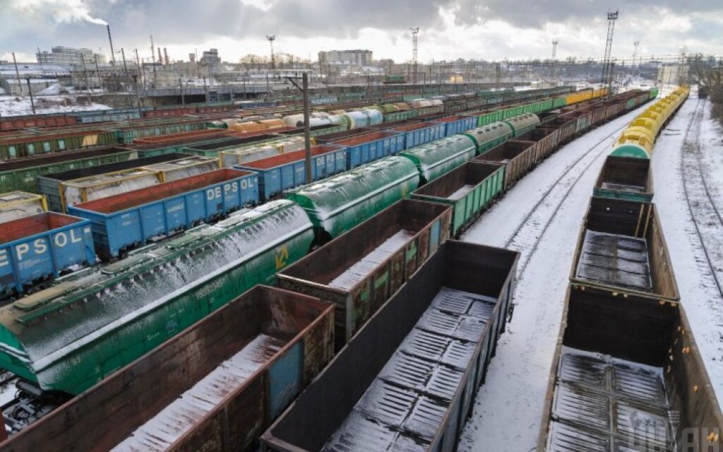أوكرانيا تقرر إيقاف عبور الأسمدة المعدنية من "بيلاروسكالي" الخاضعة للعقوبات