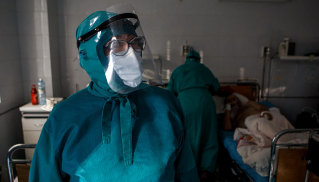 ارتفاع مستمر في اصابات فيروس كورونا في أوكرانيا