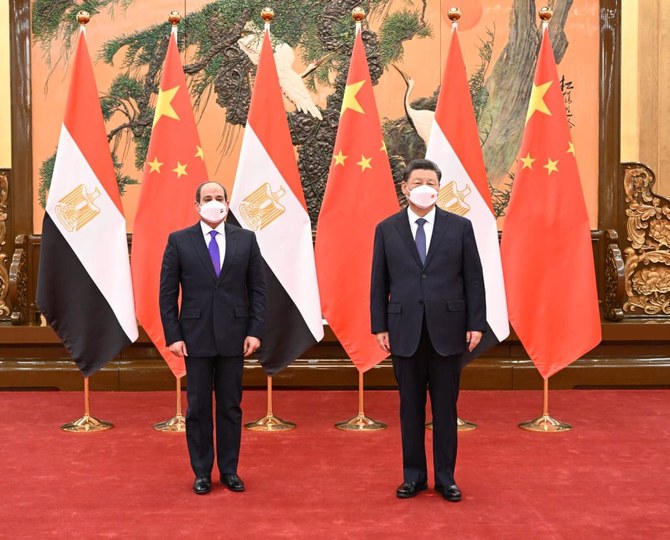 المصري والصيني يبحثان التعاون في مجال السيارات الكهربائية في بكين