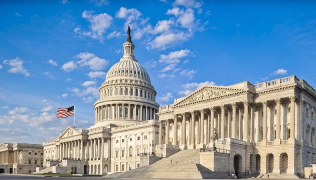 الشيوخ الأمريكي يوافق على قرار دعم أوكرانيا