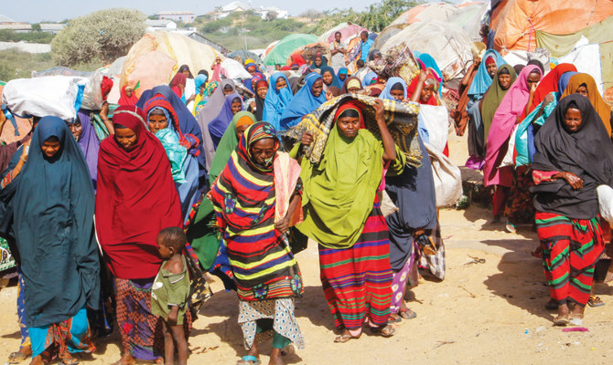 من الجفاف والجوع في المناطق الريفية، يسافر الآلاف إلى العاصمة الصومالية