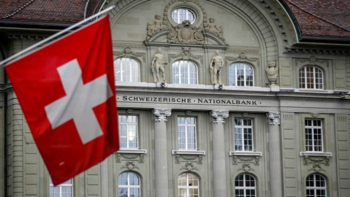 اثرياء روس يخبئون أموالهم في بنوك سويسرا
