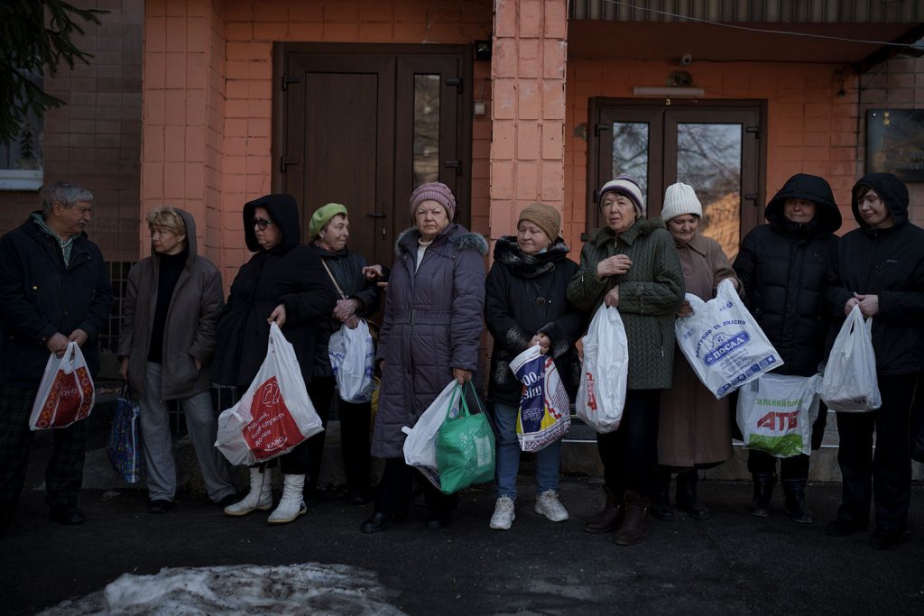 الأمم المتحدة تسلم المساعدات الى سكان خاركيف