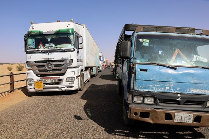 البضائع المصرية تدخل السودان بشكل طبيعي بعد توقف مؤقت بسبب التظاهرات السودانية