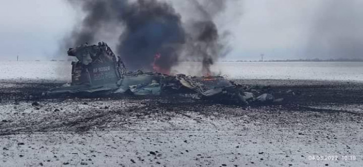 الدفاع الجوي الأوكراني يسقط طائرة هجومية روسية من طراز Su 25 فوق فولنوفاكا