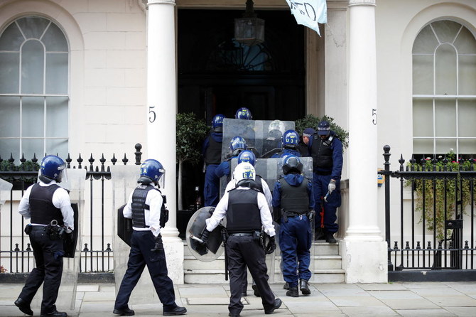 الشرطة البريطانية تصادر قصر الأوليغارش الروسي في لندن