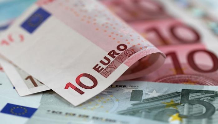 اليورو ينخفض الى ادنى مستوى منذ 2020