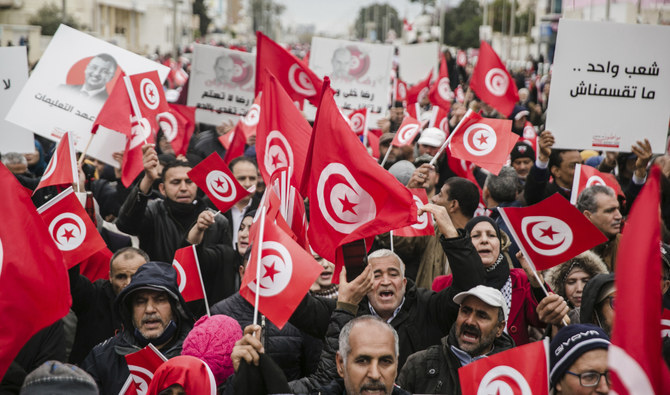متطرفون يطلقون النار على نقطة للشرطة التونسية