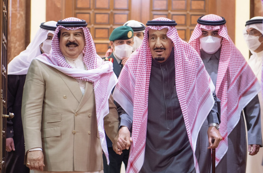 ملك البحرين في ضيافة الملك سلمان خلال زيارته للسعودية