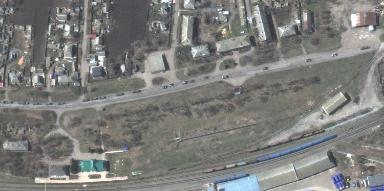 الاقمار الصناعية تظهر قوافل عسكرية روسية قرب خاركيف
