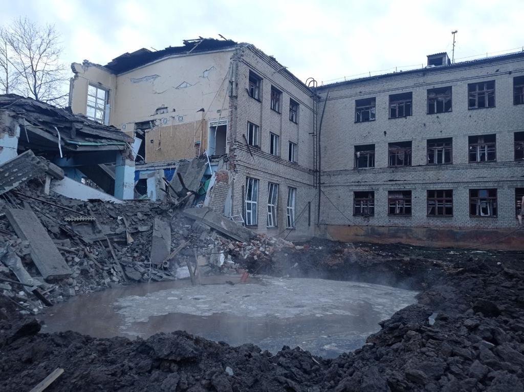 القوات الروسية تدمر مدرسة في كراماتورسك
