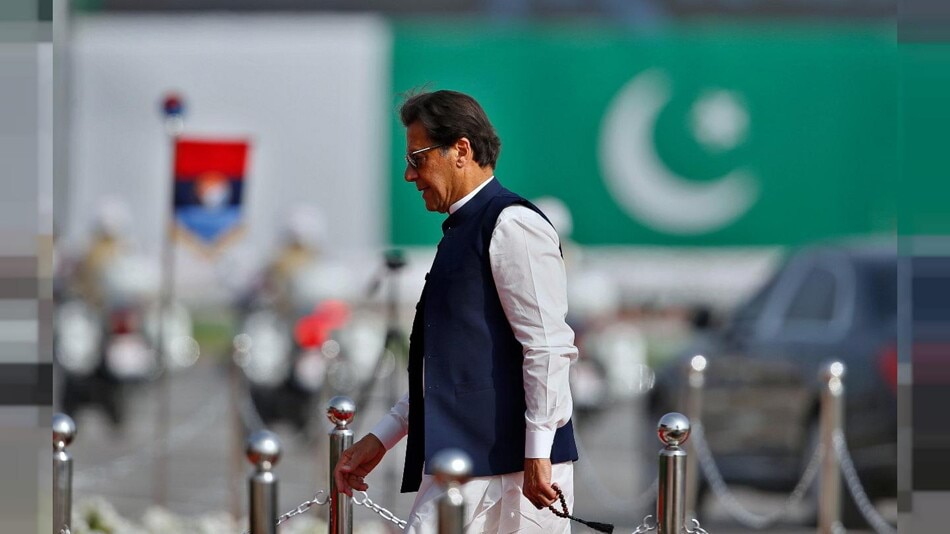 رئيس الوزراء الباكستاني يتجنب التحدي ويسعى لانتخابات جديدة