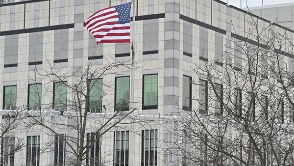 السفارة الأمريكية تعود للعمل في كييف بعد إغلاق استمر ثلاثة أشهر