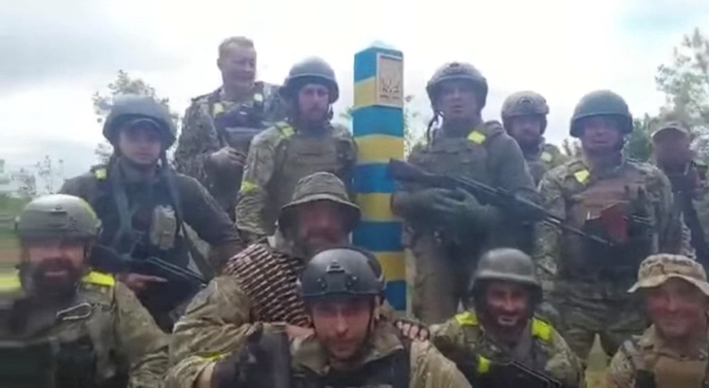القوات الأوكرانية تصل إلى الحدود بالقرب من خاركيف