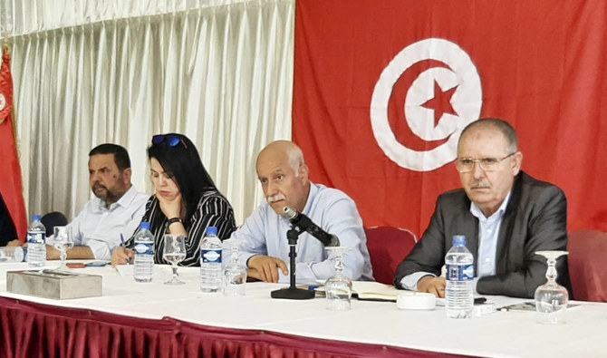 النقابات التونسية تدعو إلى إضراب وطني