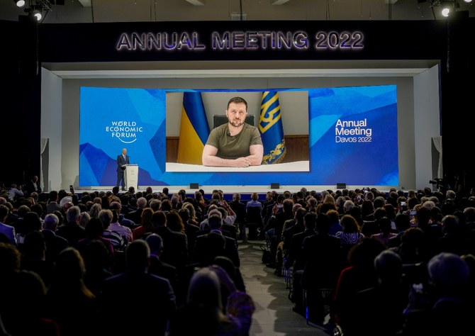 رئيس أوكرانيا فولوديمير زيلينسكي يلقي كلمة خاصة في المنتدى الاقتصادي العالمي 2022