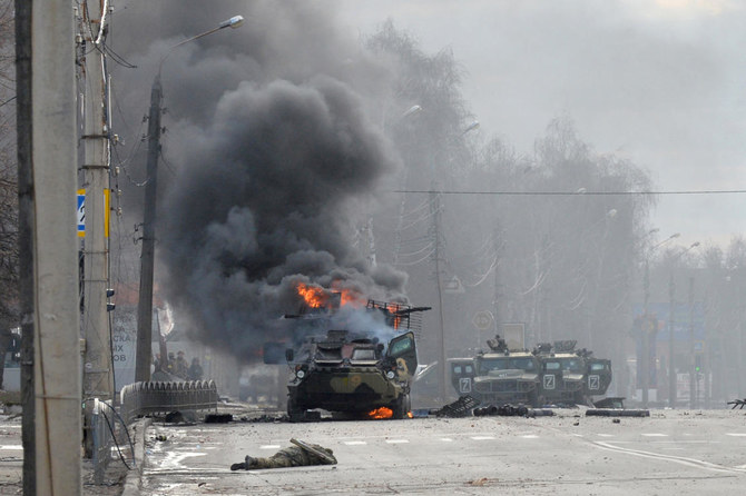 روسيا تقصف جنوب وشرق أوكرانيا، وتدمر مدرج مطار أوديسا