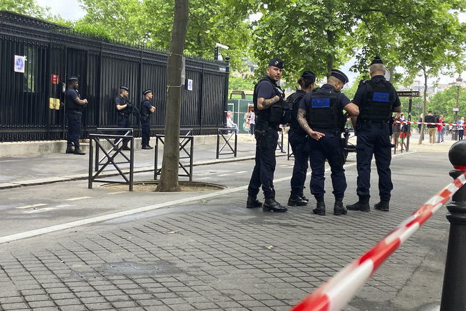 مقتل حارس أمن في هجوم على سفارة قطر في باريس