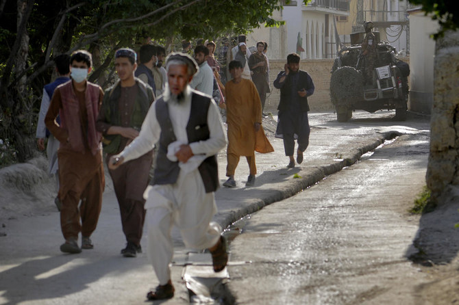 مقتل 14 شخصًا على الأقل في انفجار في مسجد في كابول شمال أفغانستان