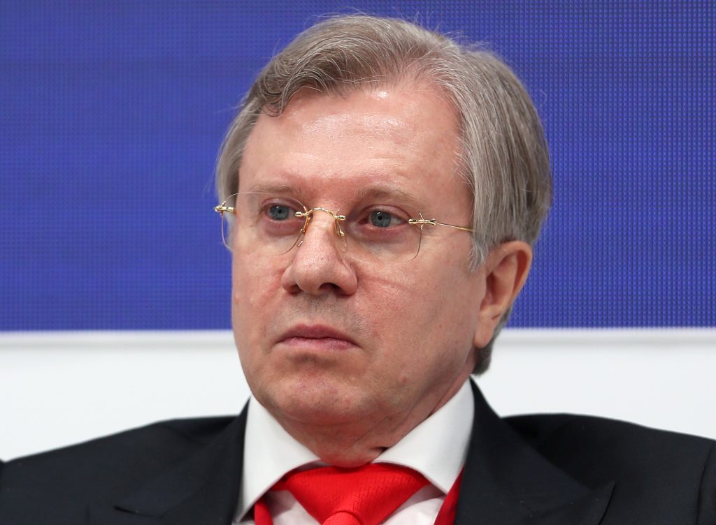 وزير النقل الروسي يعترف باضرار العقوبات الغربية على التجارة الروسية