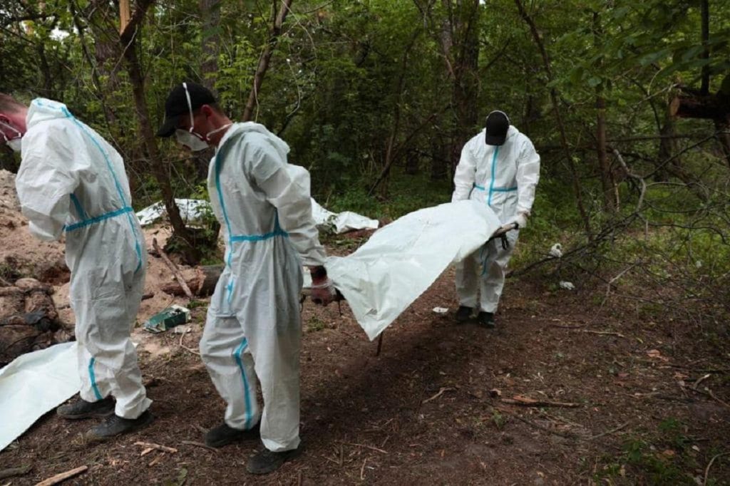 اكتشاف مقبرة جماعية للمدنيين في منطقة كييف